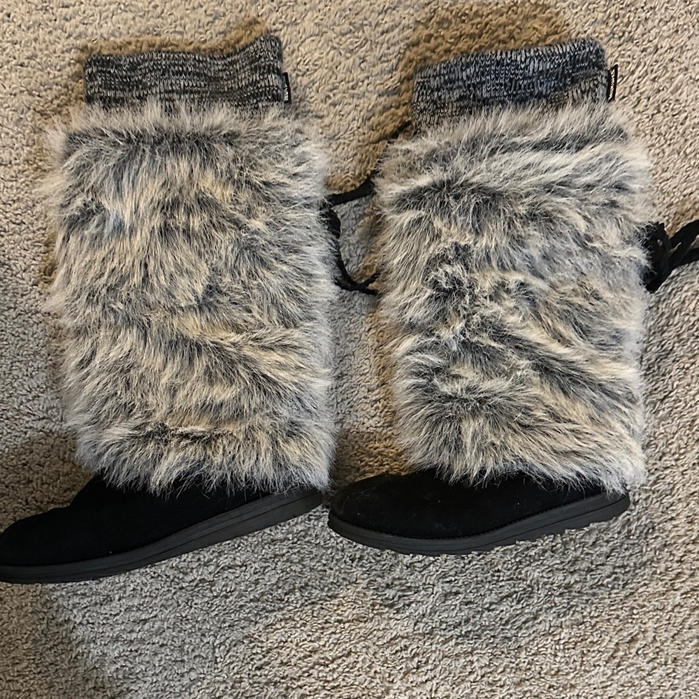 Muk Luks Black and Gray Faux Fur Winter Boots